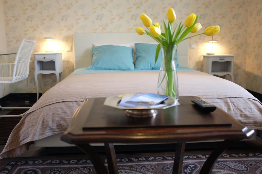 Villa Mons Понторсон Екстериор снимка
